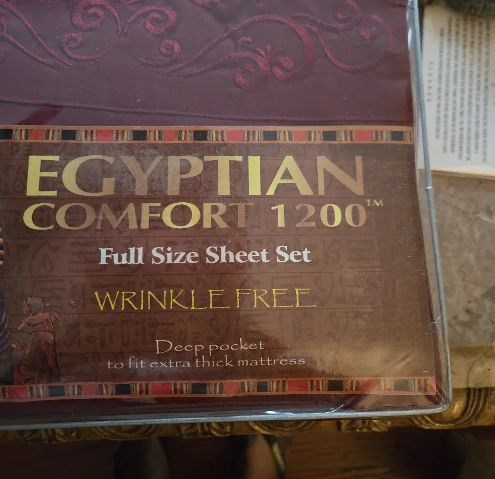 1200 Full-Size Sheet Set in Burgundy